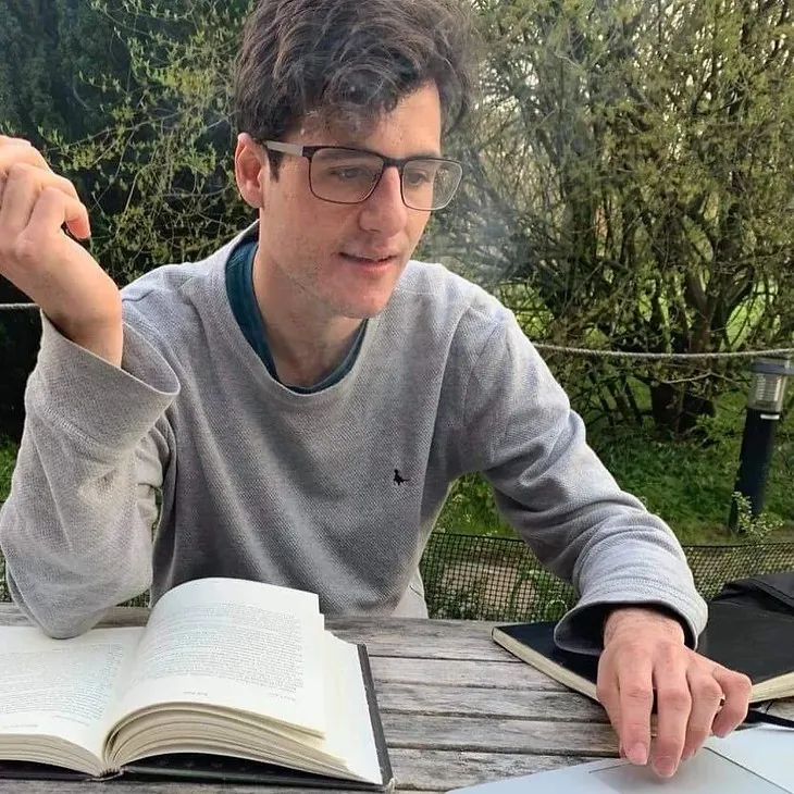 Header header_picture_3